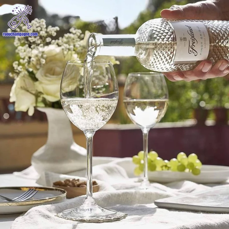 Hương vị của rượu Freixenet Pinot Grigio