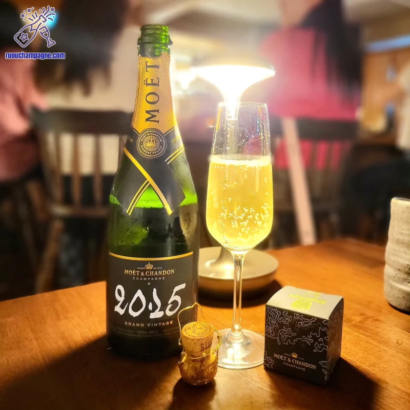Hướng dẫn thưởng thức và bảo quản Giới thiệu về Moet Chandon Grand Vintage 2025