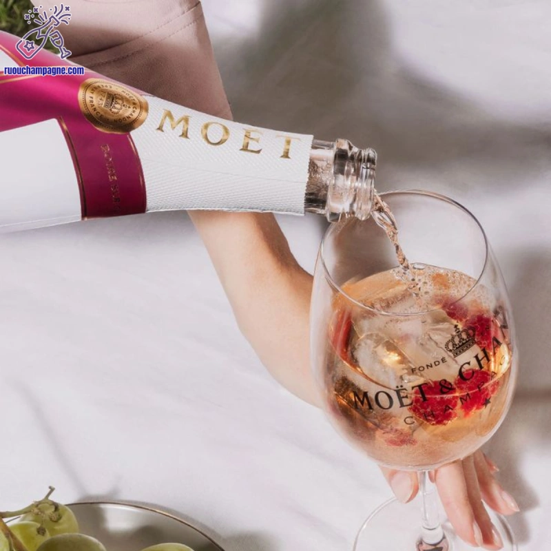 Món Ăn Kết Hợp Hoàn Hảo Với Moet Chandon Rose Ice