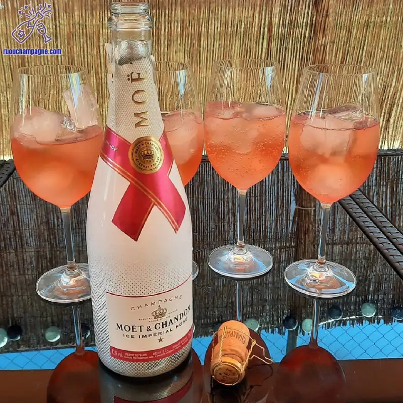 Lịch sử thương hiệu làm nên Moet Chandon Rose Ice