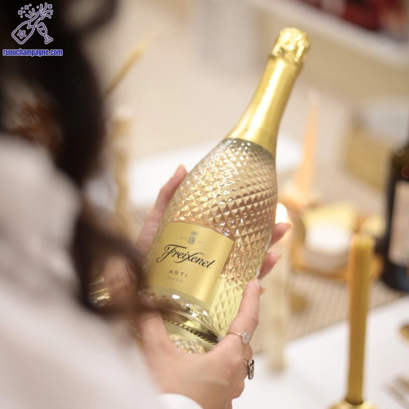 Cách thưởng thức và món ăn phù hợp freixenet asti moscato