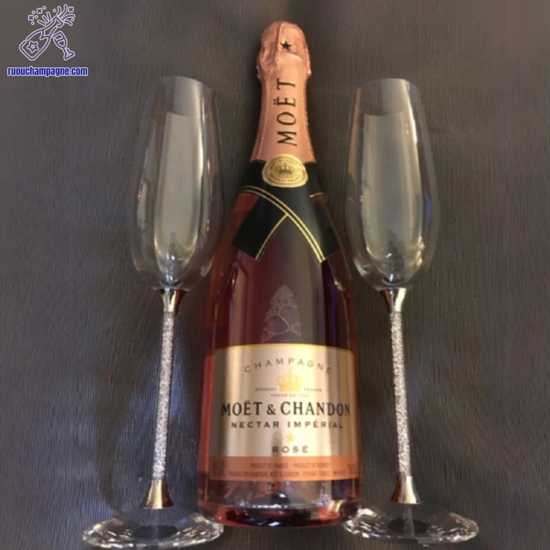 Hương vị của moet and chandon nectar imperial rose champagne