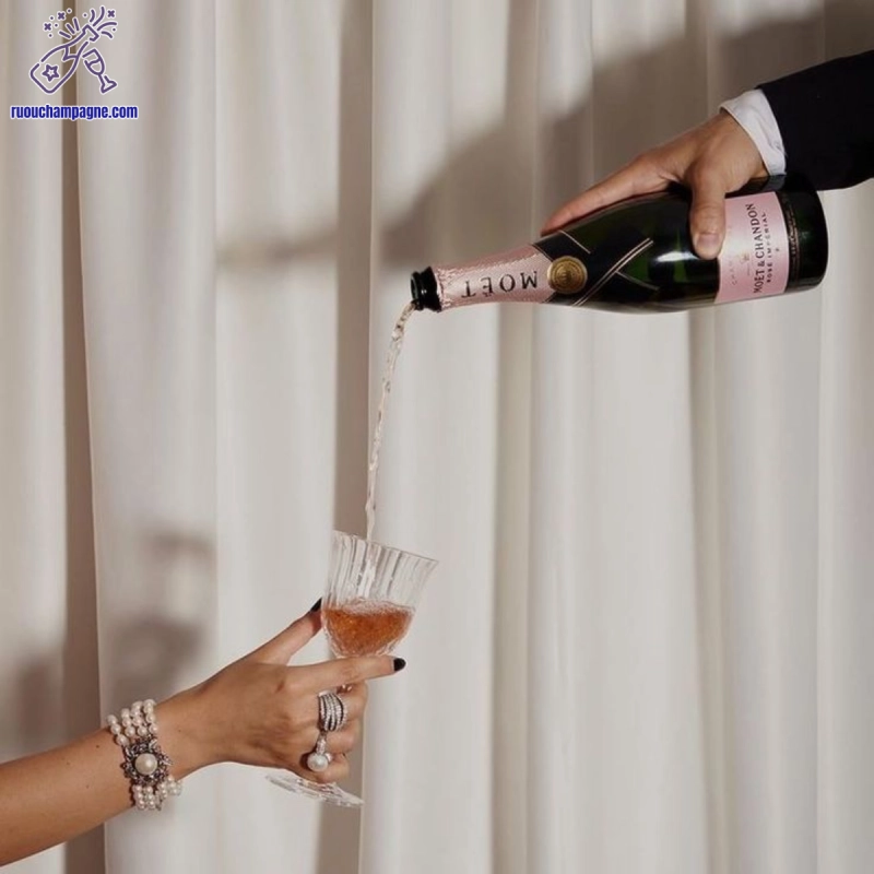 moet and chandon rose sang trọng