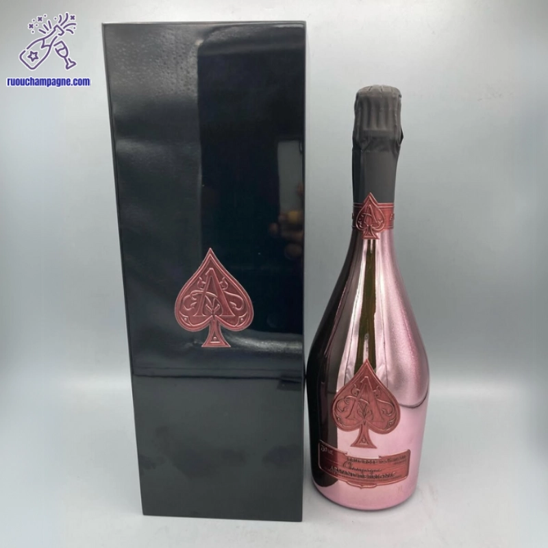 Thưởng thức rượu armand de brignac brut rose đúng chuẩn