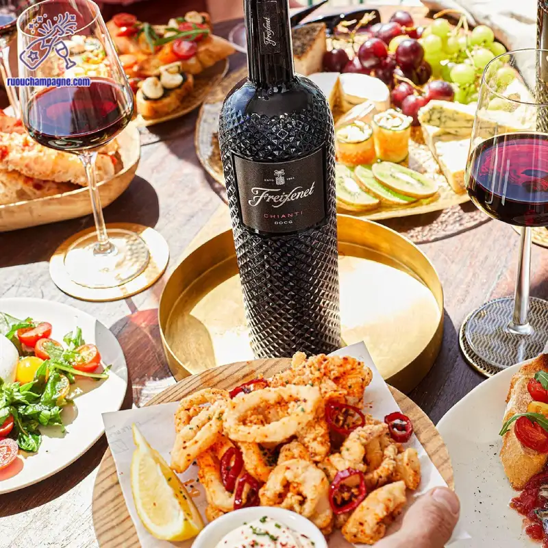 Thưởng thức rượu Freixenet Chianti cùng các món ăn kèm