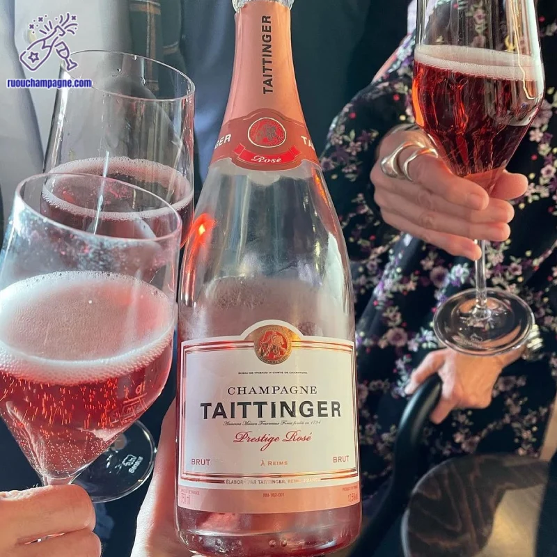 Cách chọn ly và nhiệt độ thích hợp với rượu taittinger prestige rose