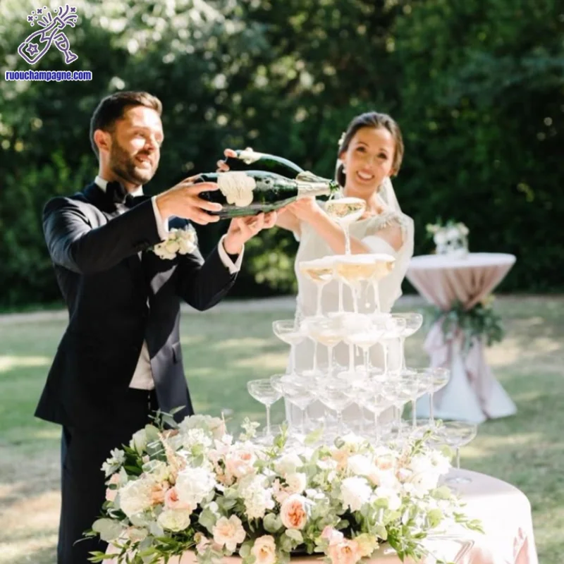 Mẹo tăng tính thẩm mỹ cho tháp champagne
