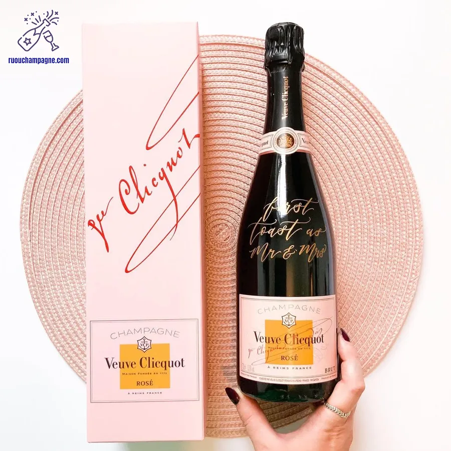 Hương vị của rượu Veuve Clicquot Rose