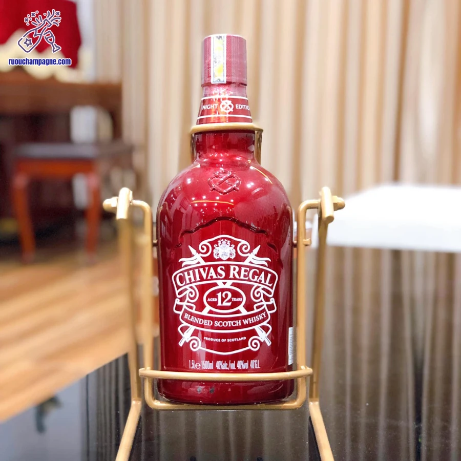 Sự khác biệt của phiên bản giới hạn Chivas 12 Đỏ 700ml
