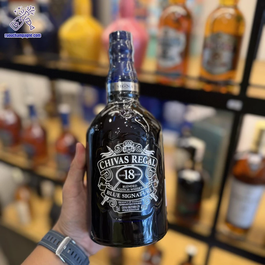 Cách phục vụ và thưởng thức Chivas 18 chai xanh