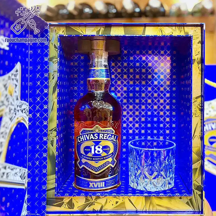 Hướng dẫn phục vụ rượu chivas 18 có hộp quà