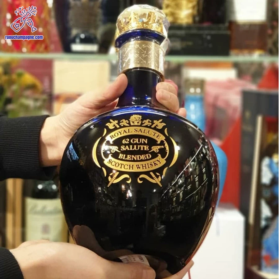 Vinh danh rượu Royal Salute 62 Gun qua những giải thưởng danh giá