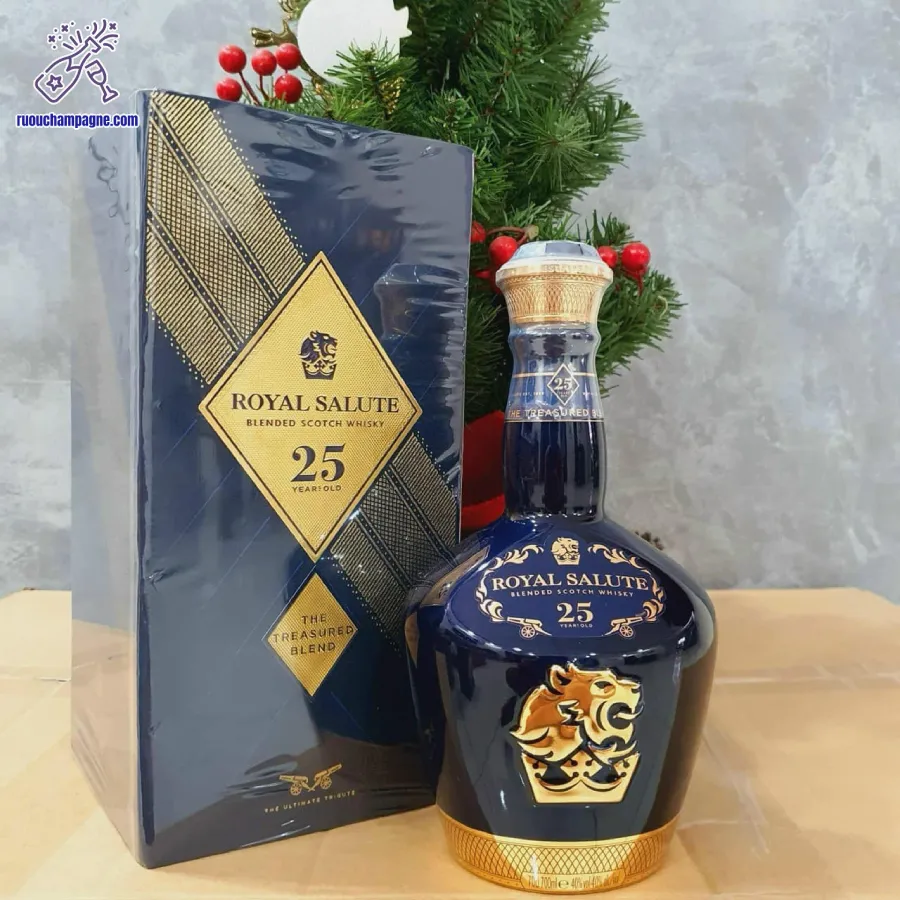 Hương vị đặc trưng tương xứng với giá Chivas 25 Chai Sứ