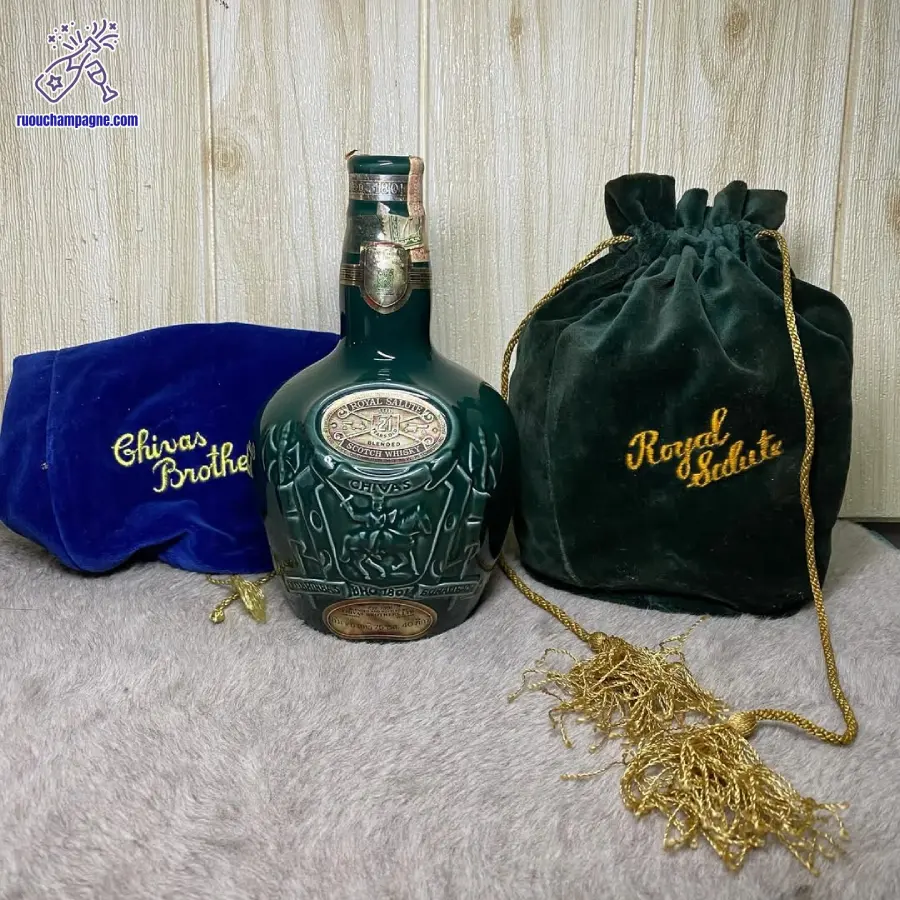 Giới thiệu Chivas 21 mẫu cũ