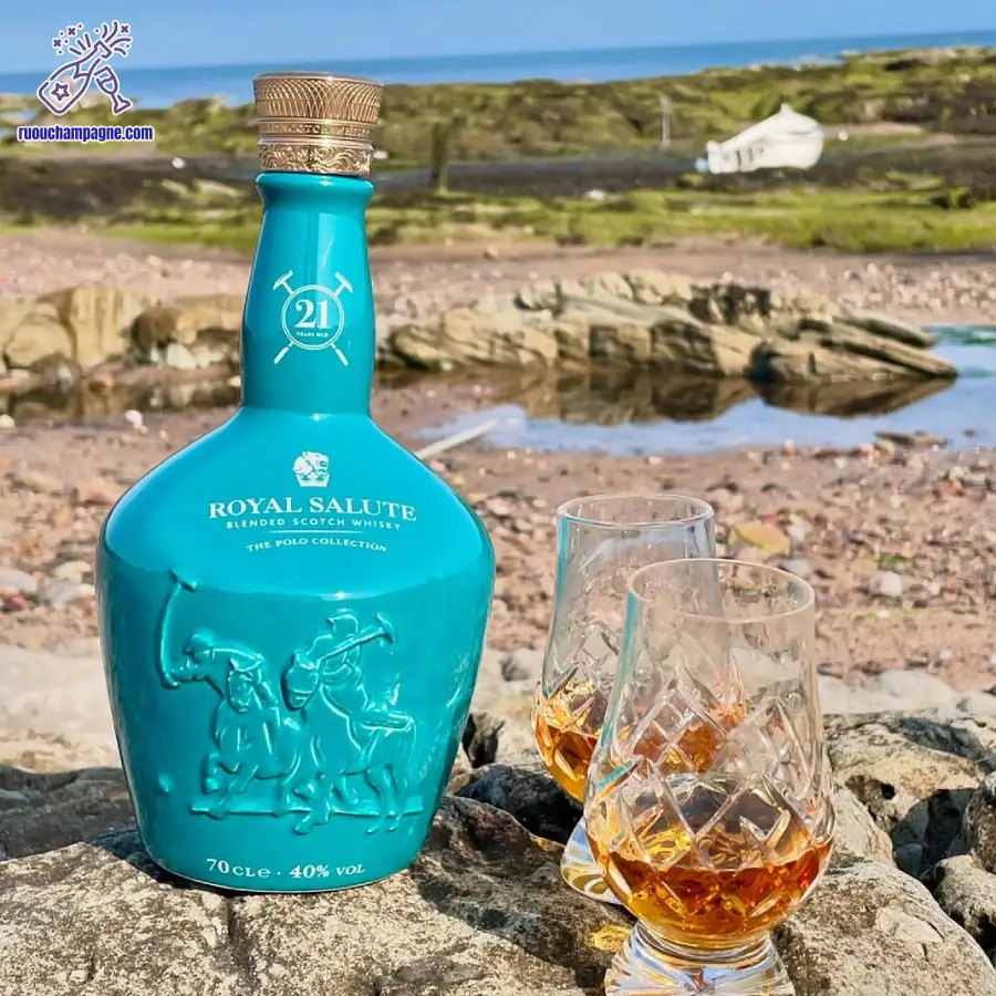 Hương vị xứng tầm với giá rượu Royal Salute 21 Xanh
