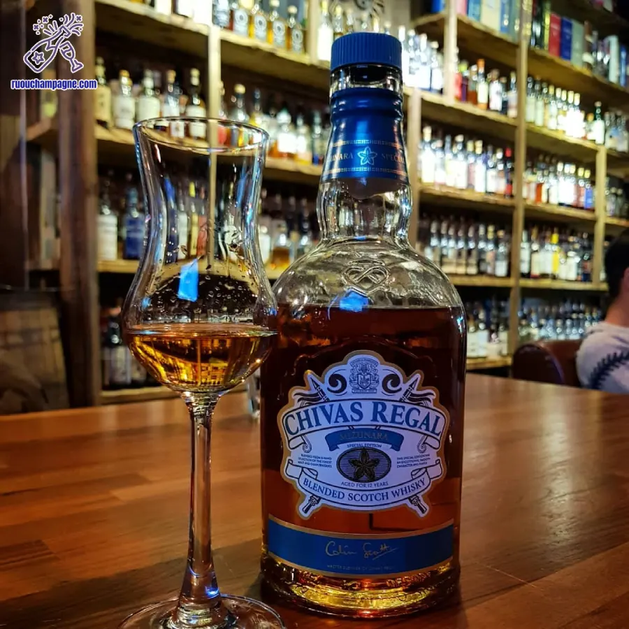 Hương vị rượu Chivas 12 màu xanh