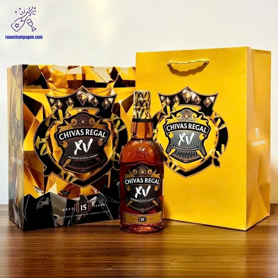 Hương vị đặc trưng của Chivas 15 hộp quà 2025