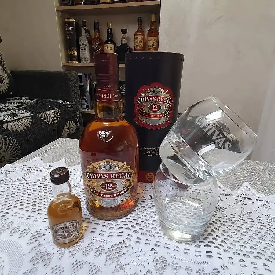 Chivas 12 Giả: Cách Phân Biệt Dễ Dàng Năm 2025