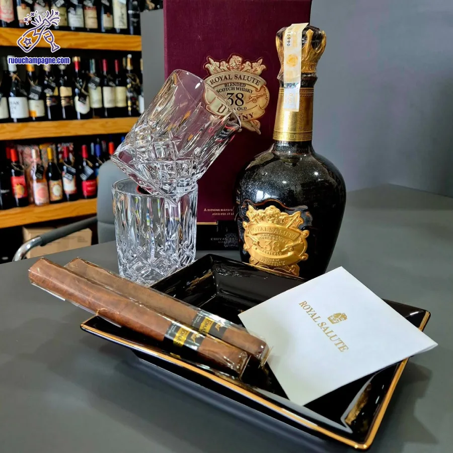 Hương vị tương ứng với giá Chivas 38 700ml